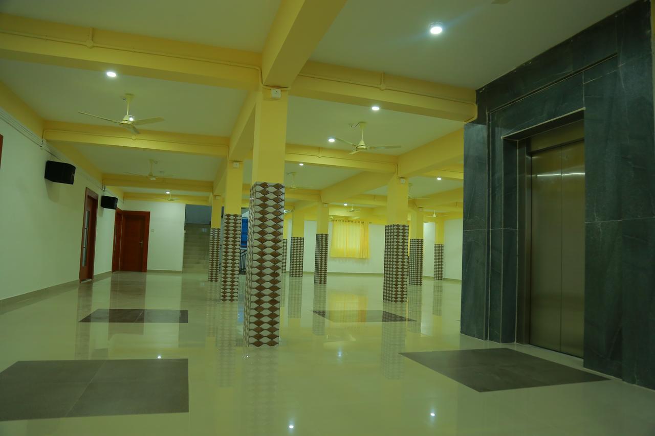 Royal Plaza Residency Hotel Cheruppulasseri Kültér fotó