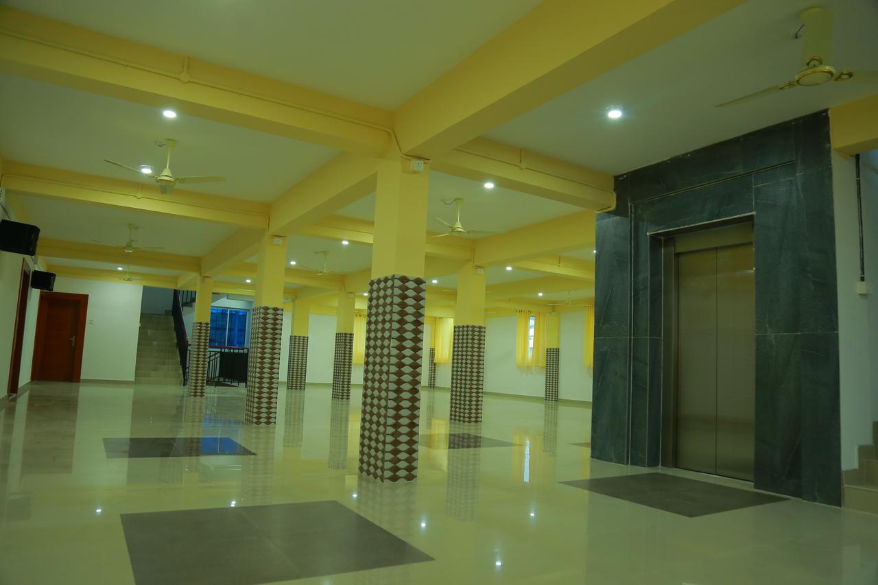 Royal Plaza Residency Hotel Cheruppulasseri Kültér fotó